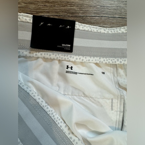 Under‎ Armour~ Women’s UA Links Printed Shorts White/ Gray Size 16 New 9” Inseam - Picture 6 of 12
